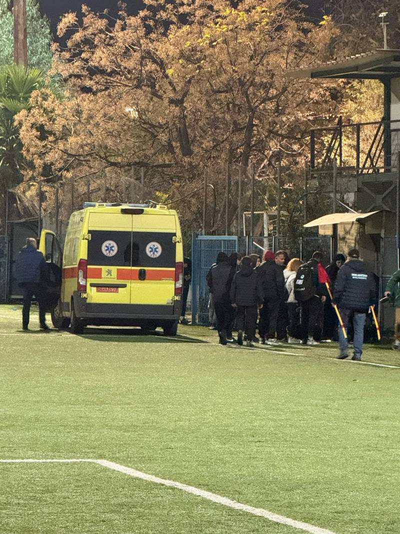 Στο Νοσοκομείο Καλαμάτας με ασθενοφόρο οδηγείται ο ποδοσφαιριστής του Παναθηναϊκού Καλαμάτας Χαρμπούτ Μουσταφά